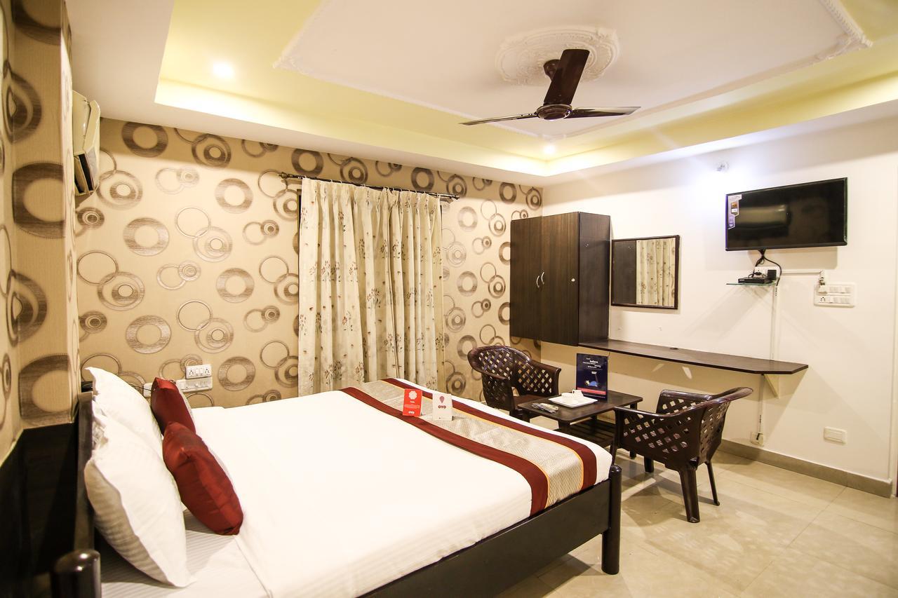 Oyo 9207 Chakri Guest House Вишакхапатнам Экстерьер фото